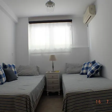 Iliana's Seaside Maisonette Спетсес
