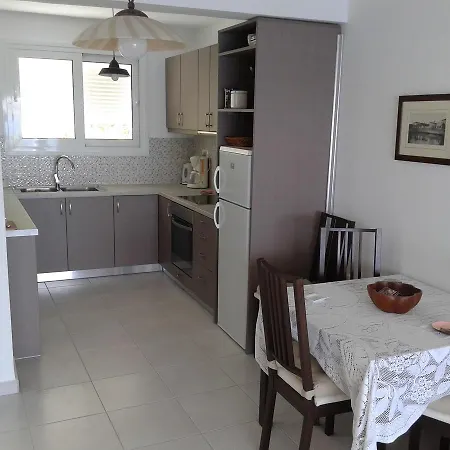 Дом отдыха Iliana's Seaside Maisonette Спетсес