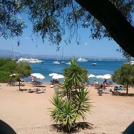 Iliana's Seaside Maisonette Спетсес
